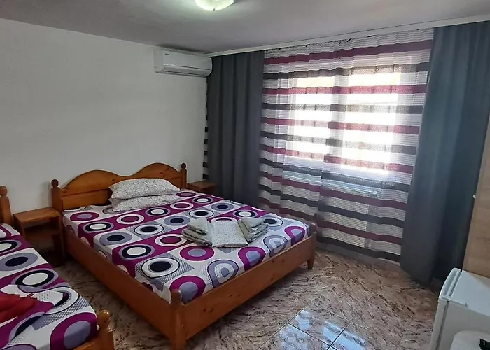 Pensiunea Nikolas 3* 2 Mai